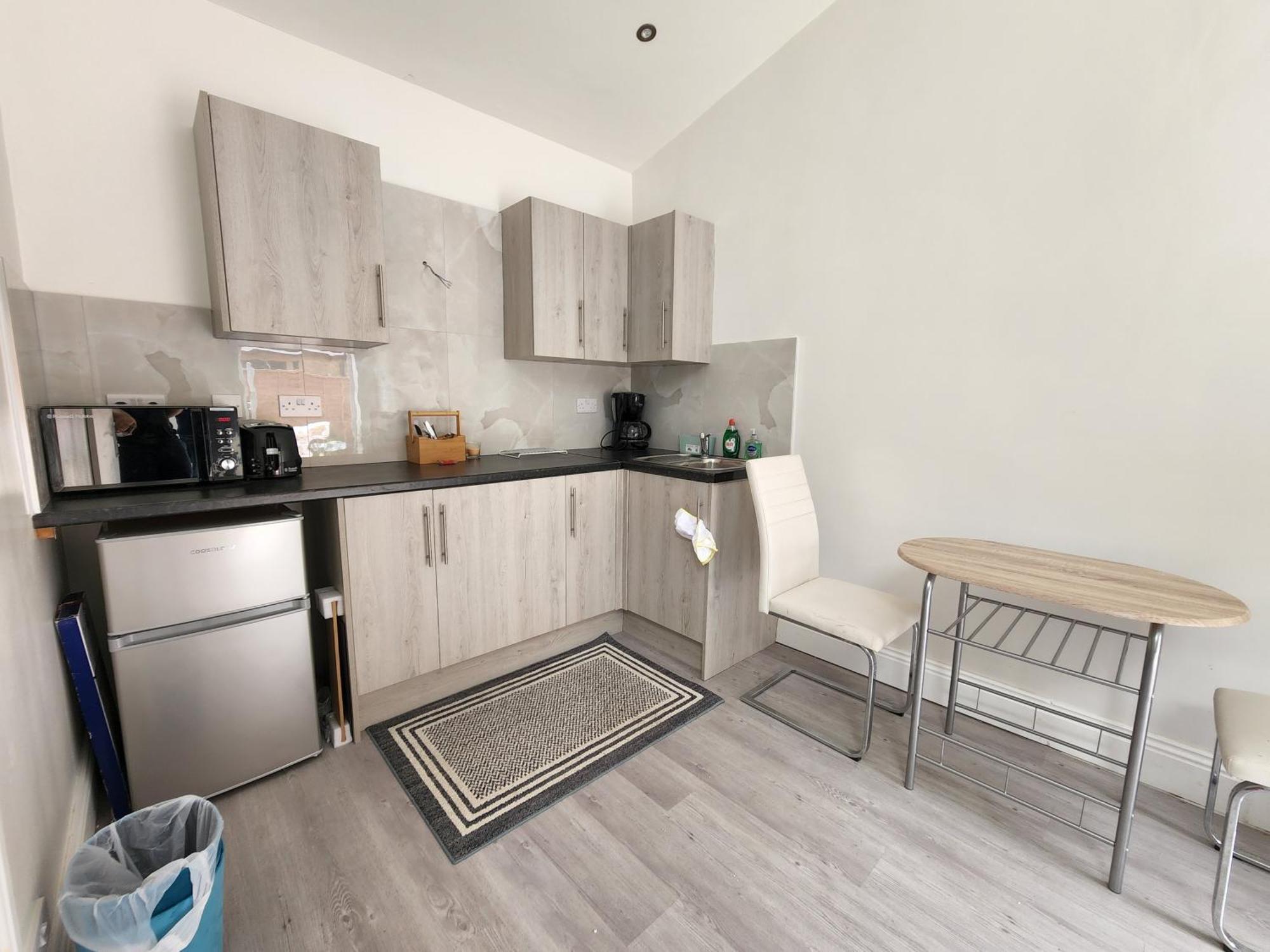Town Centre Apartment *